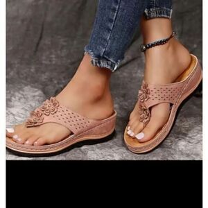 Pink floral, memory-foam, sandals Size 7